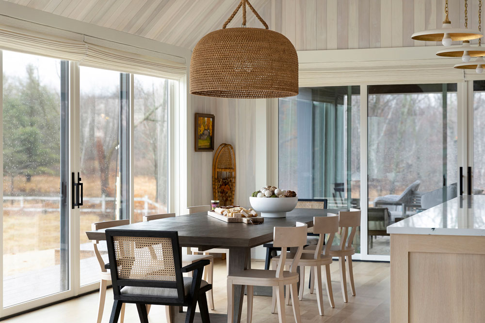 10 Lake Home Dining Room Design