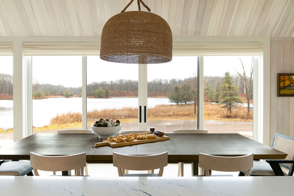 11 Lake Home Dining Room With A View