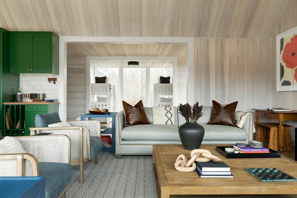 13 Scandinavian Lake Home Design