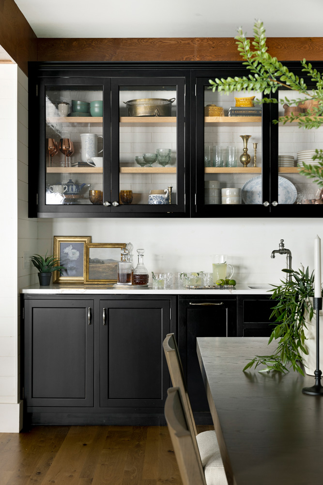 Hayward-Summer-Home-OHara-Interiors-kitchen