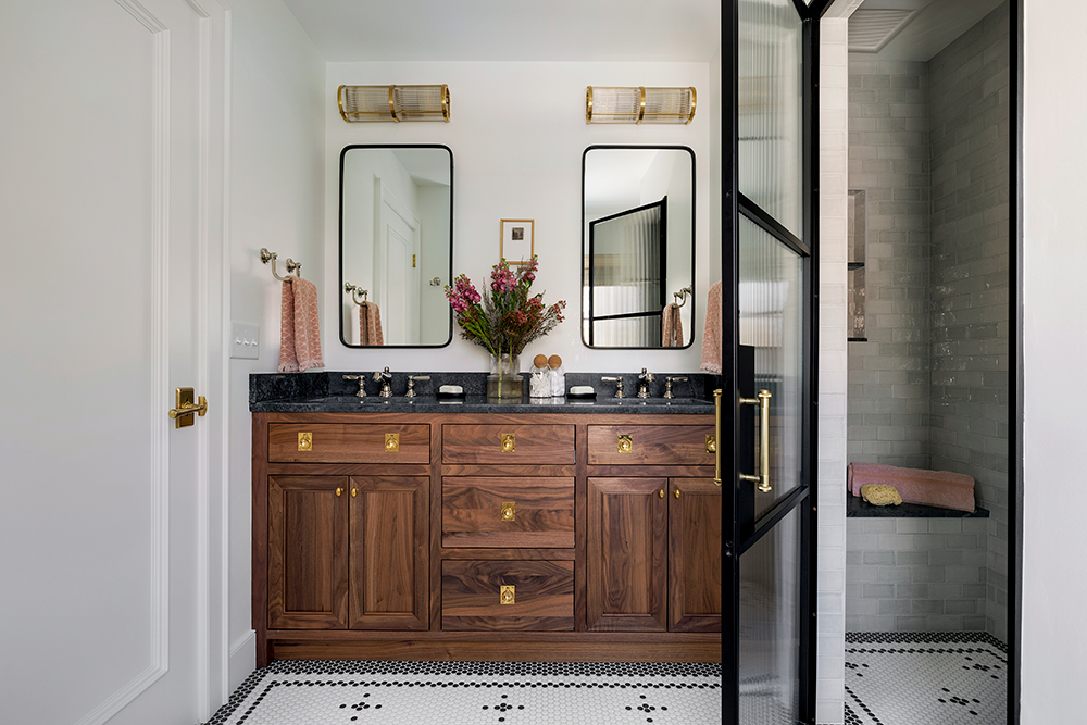 Lake Minnetonka Home Guest Bath