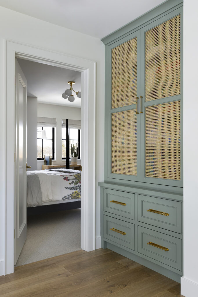 Lake house paint color, Carolina Gull
