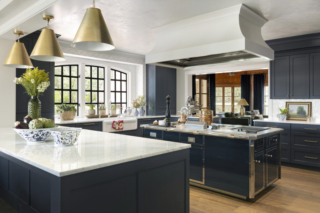Lake home kitchen paint color, Hale Navy
